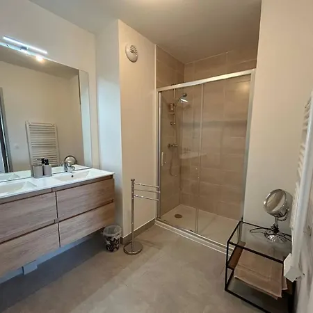 Naia Alo Apartment *