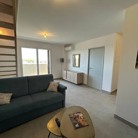 Naia Alo Apartment