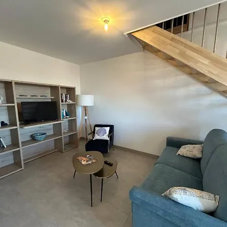 Naia Alo Apartment *